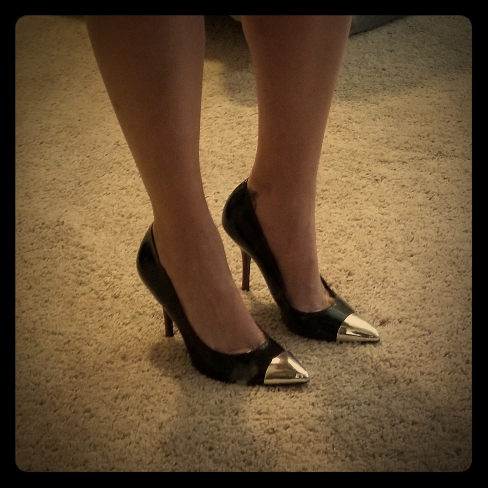 Guess Black & Silver tip Heels